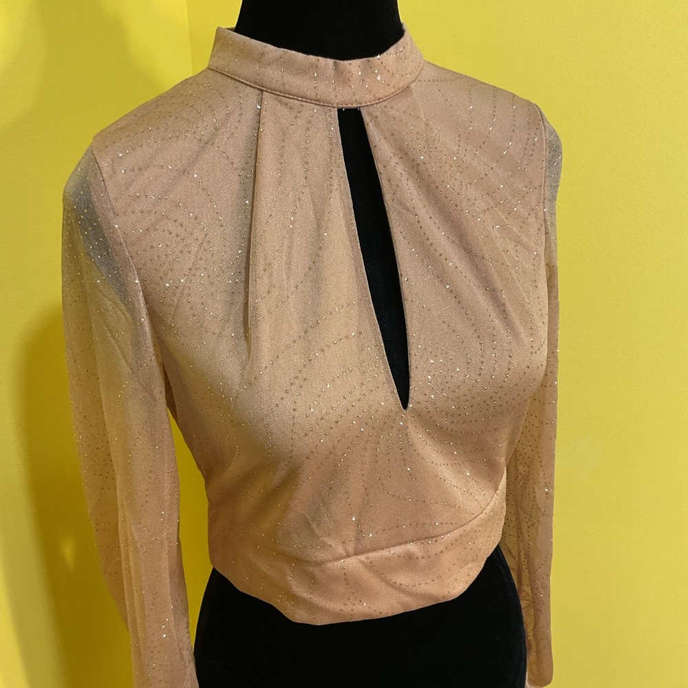NWT The Sang Gold Glitter Key-Hole Crop Top Size Medium